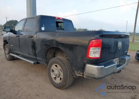 2022 Ram 2500 Tradesman 4X4 6'4 Box z USA, uszkodzony, nr VIN 3C6UR5CLXNG394272